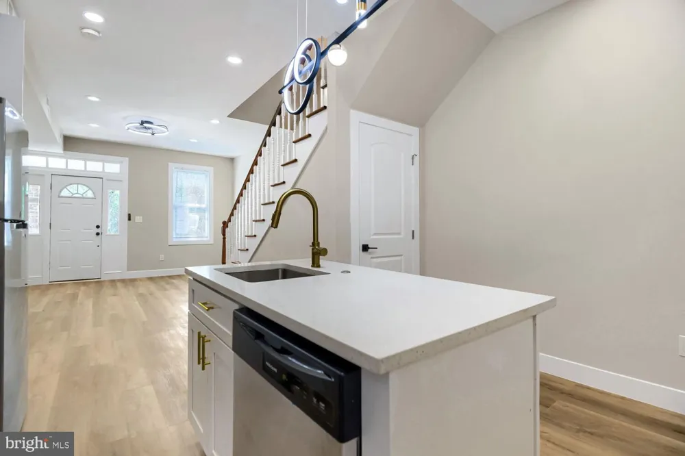 2542 OSWEGO AVENUE Baltimore, MD 21215