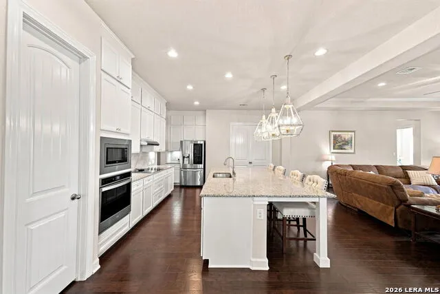 980 Water Oak Schertz, TX 78154