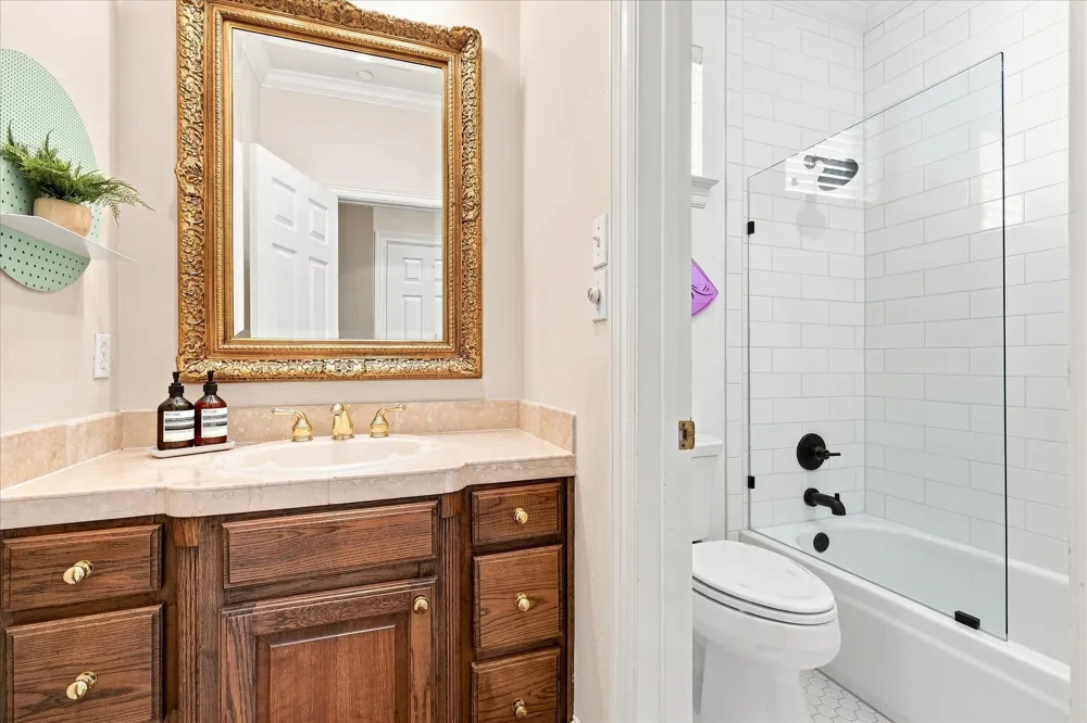 4131 Eastman Way Addison, TX 75001