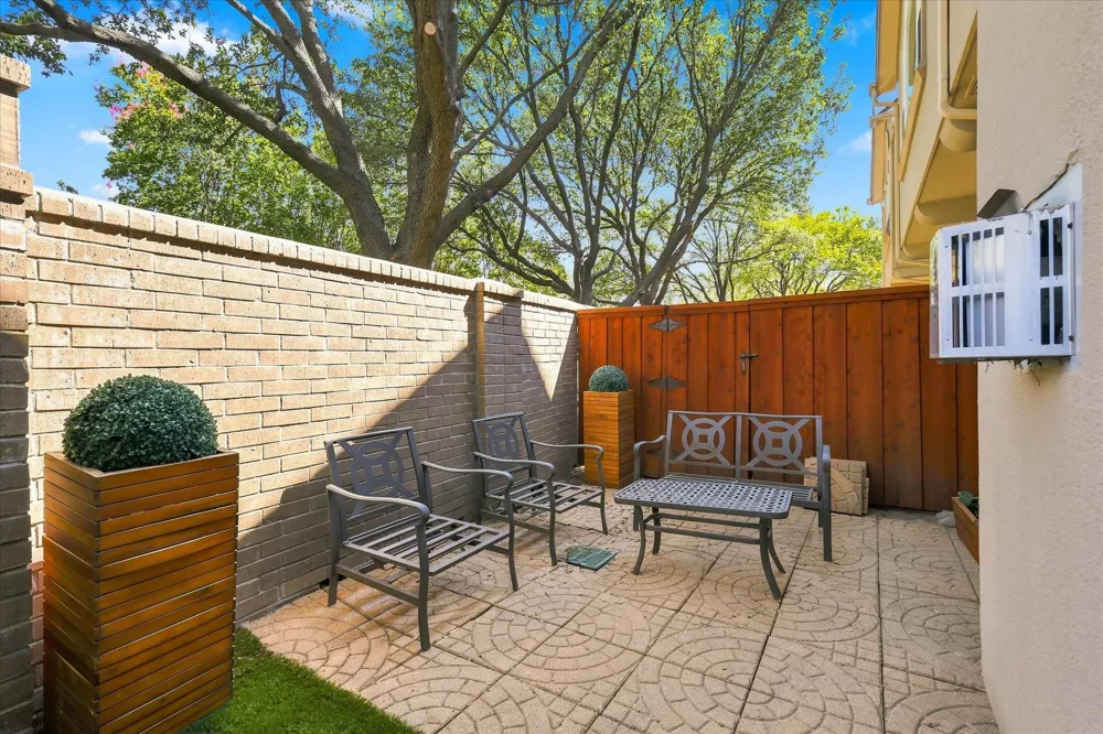 4131 Eastman Way Addison, TX 75001