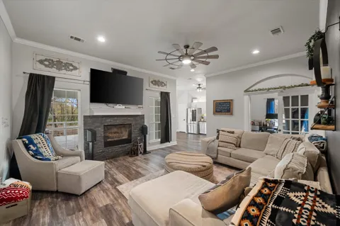 460 Admiral Drive