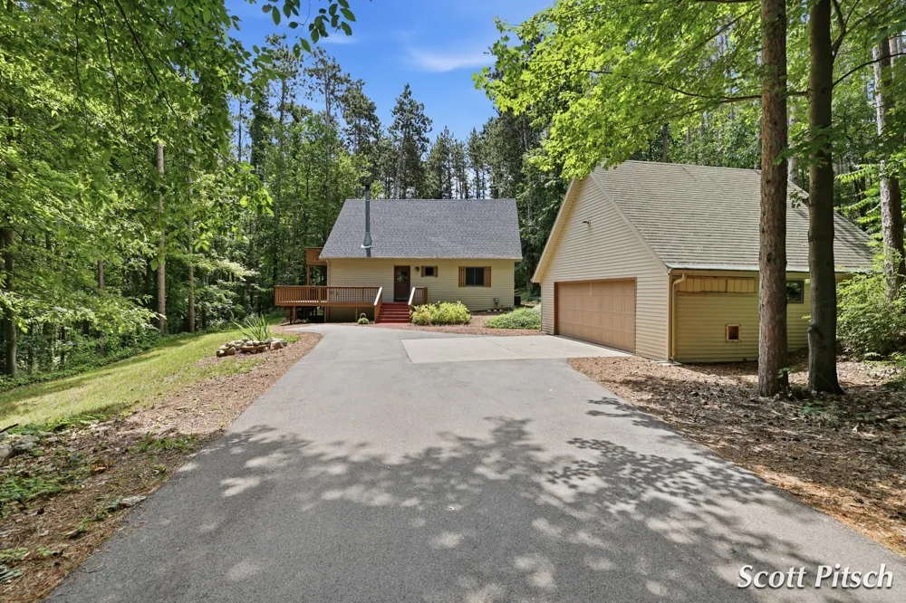 1450 Payne Lake Road Middleville, MI 49333