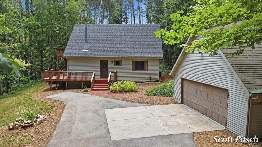 1450 Payne Lake Road Middleville, MI 49333