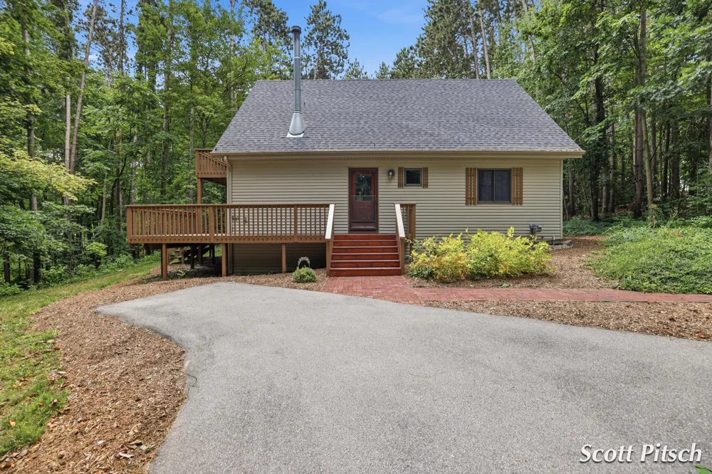 1450 Payne Lake Road Middleville, MI 49333