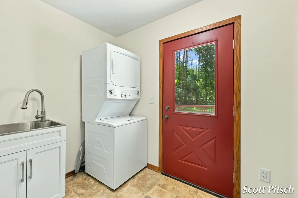 1450 Payne Lake Road Middleville, MI 49333