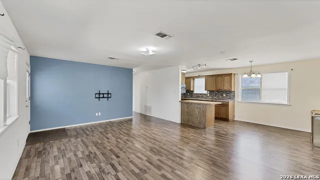 895 Lakebreeze Drive Canyon Lake, TX 78133