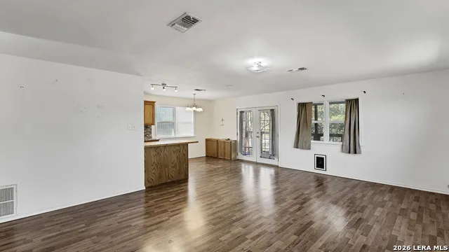 895 Lakebreeze Drive Canyon Lake, TX 78133