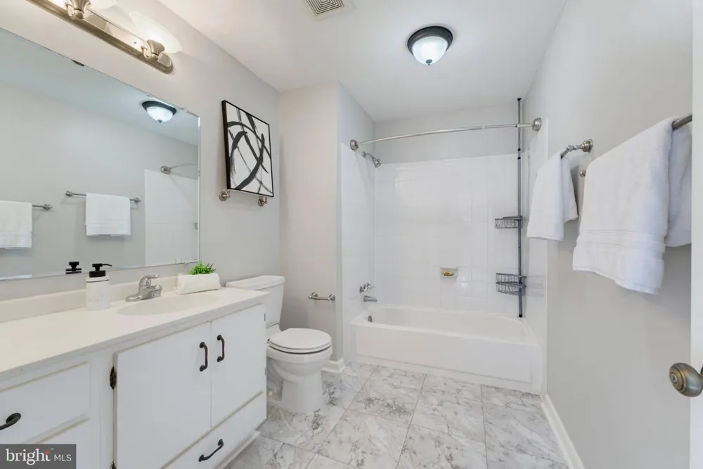 11399 BANTRY TERRACE Fairfax, VA 22030