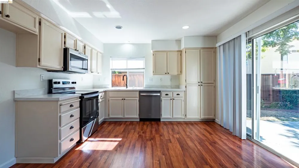 1548 Freed Cir Pittsburg, CA 94565