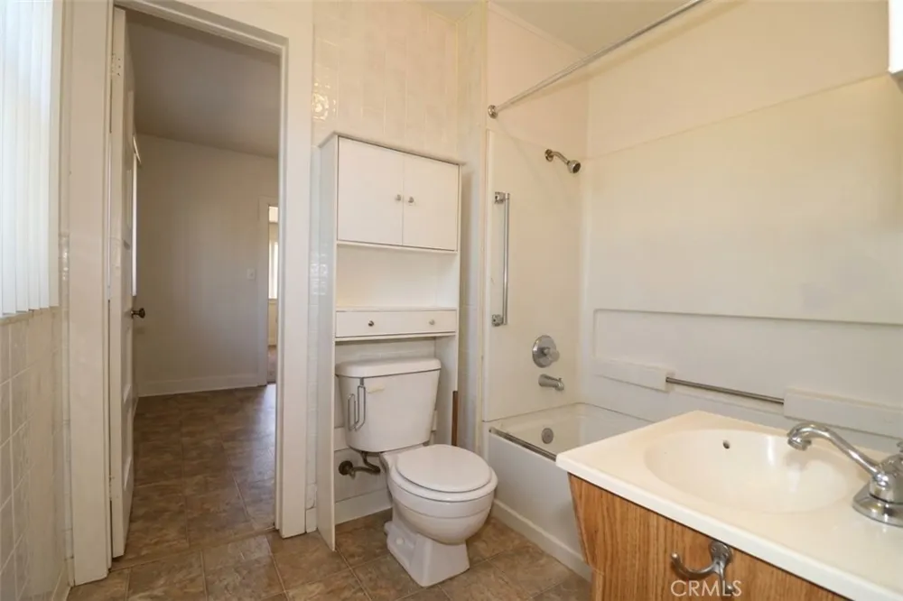 1825 Grand Coulee Shasta Lake, CA 96019