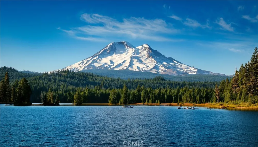1825 Grand Coulee Shasta Lake, CA 96019