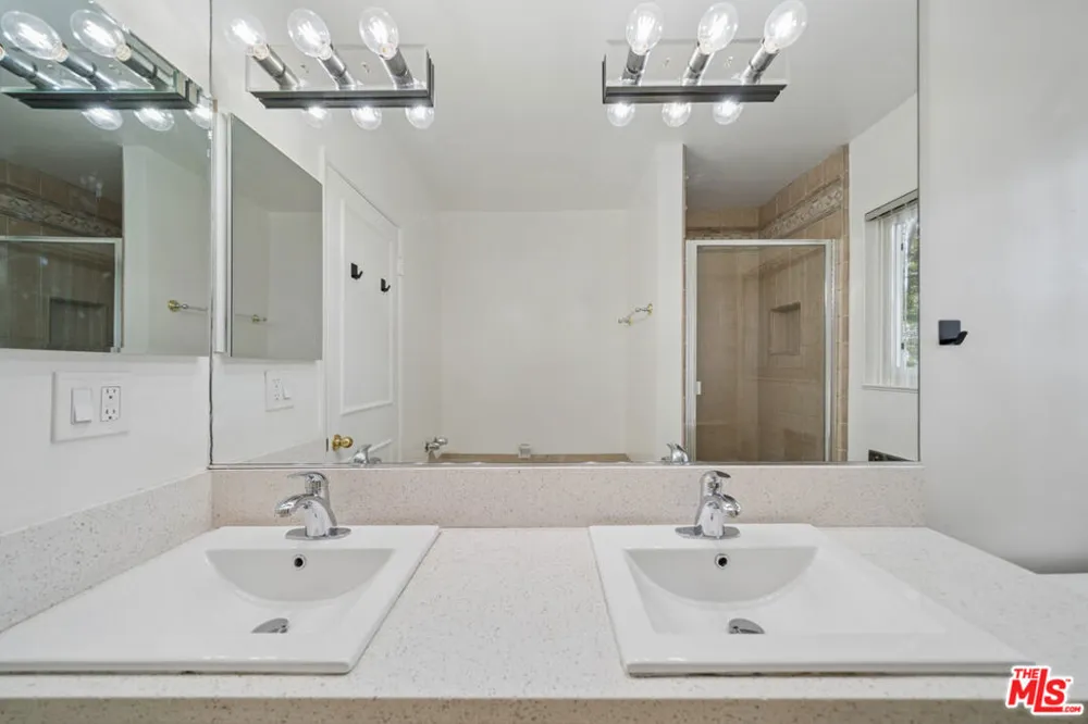 1520 Hayworth Avenue #19 Los Angeles, CA 90046