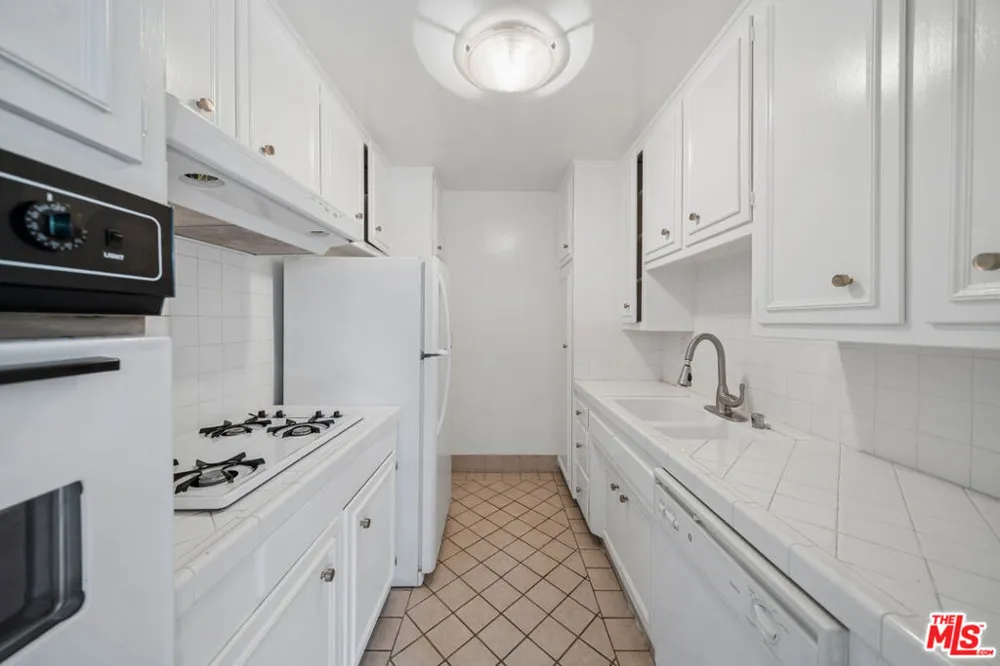 1520 Hayworth Avenue #19 Los Angeles, CA 90046