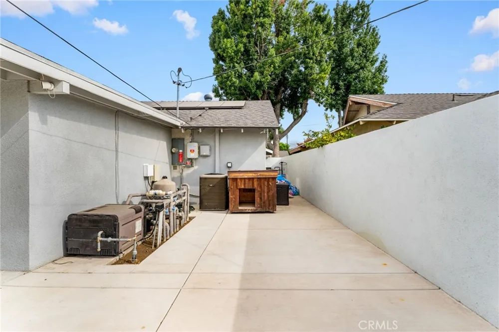5019 Roosevelt Chino, CA 91710