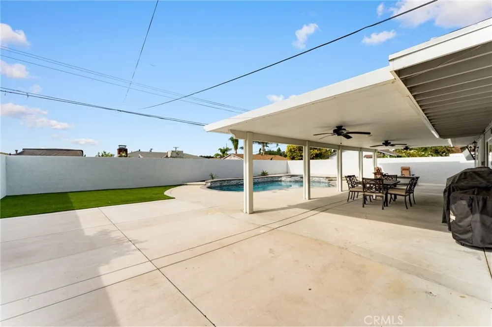 5019 Roosevelt Chino, CA 91710