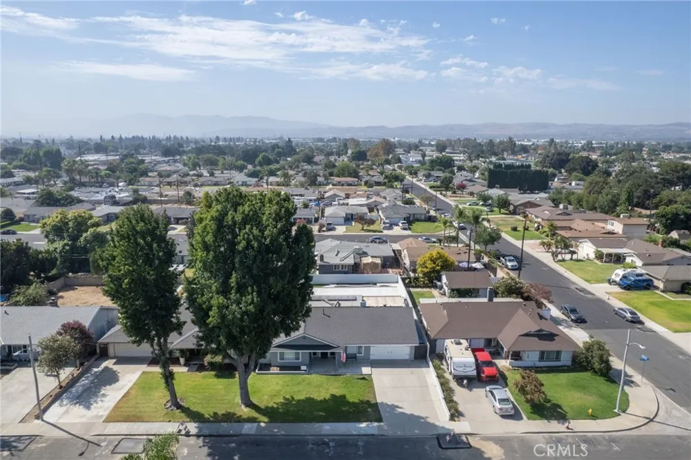 5019 Roosevelt Chino, CA 91710