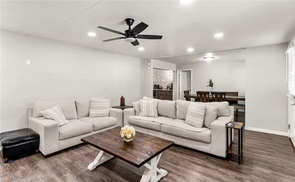 5019 Roosevelt Chino, CA 91710