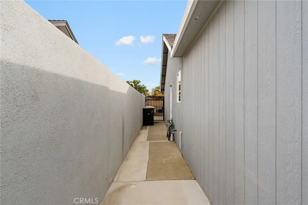 5019 Roosevelt Chino, CA 91710