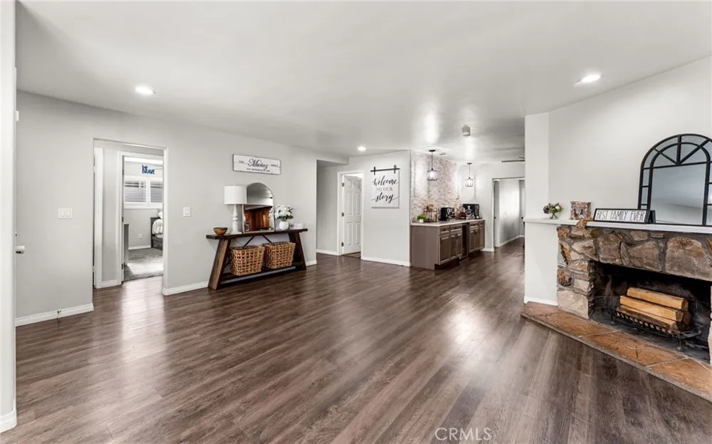 5019 Roosevelt Chino, CA 91710
