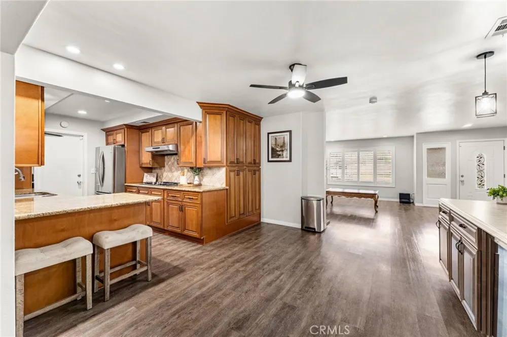 5019 Roosevelt Chino, CA 91710