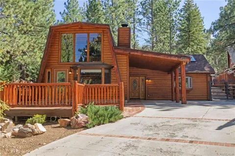 2160 Mariposa Lane