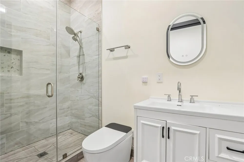 8149 Saint Clair Avenue North Hollywood, CA 91605