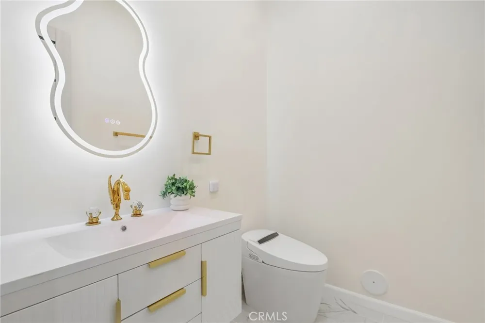8149 Saint Clair Avenue North Hollywood, CA 91605