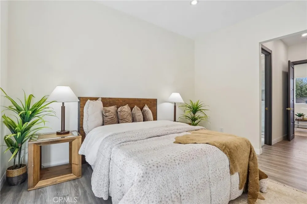 8149 Saint Clair Avenue North Hollywood, CA 91605