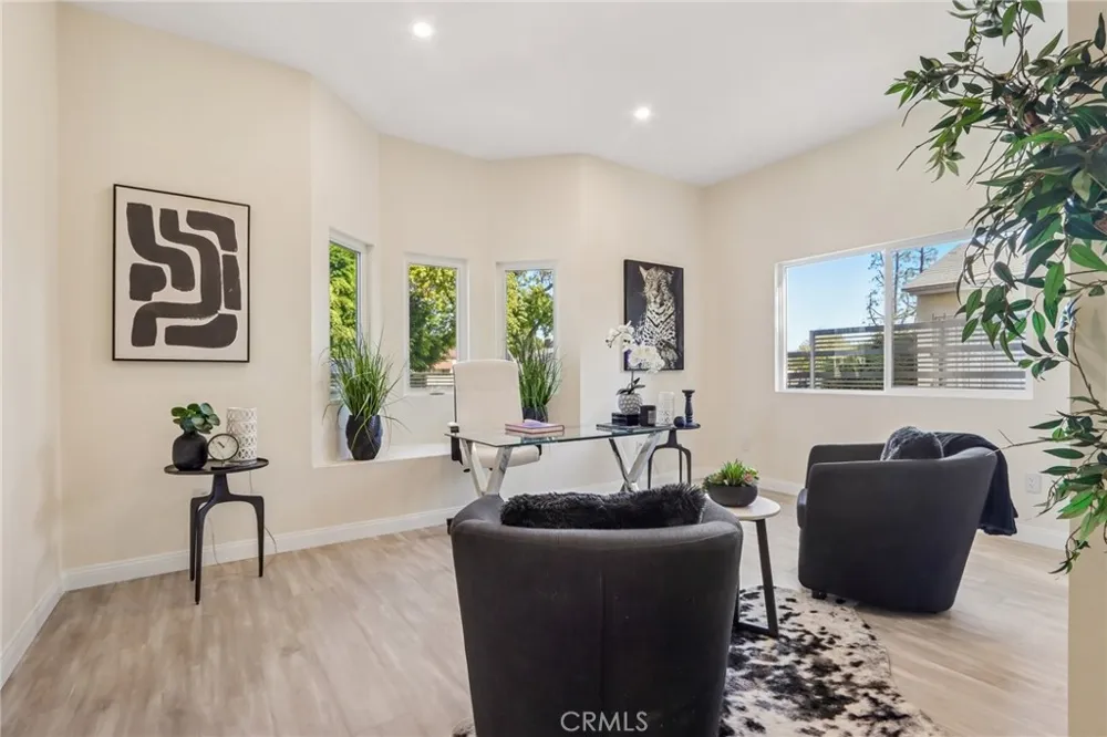 8149 Saint Clair Avenue North Hollywood, CA 91605