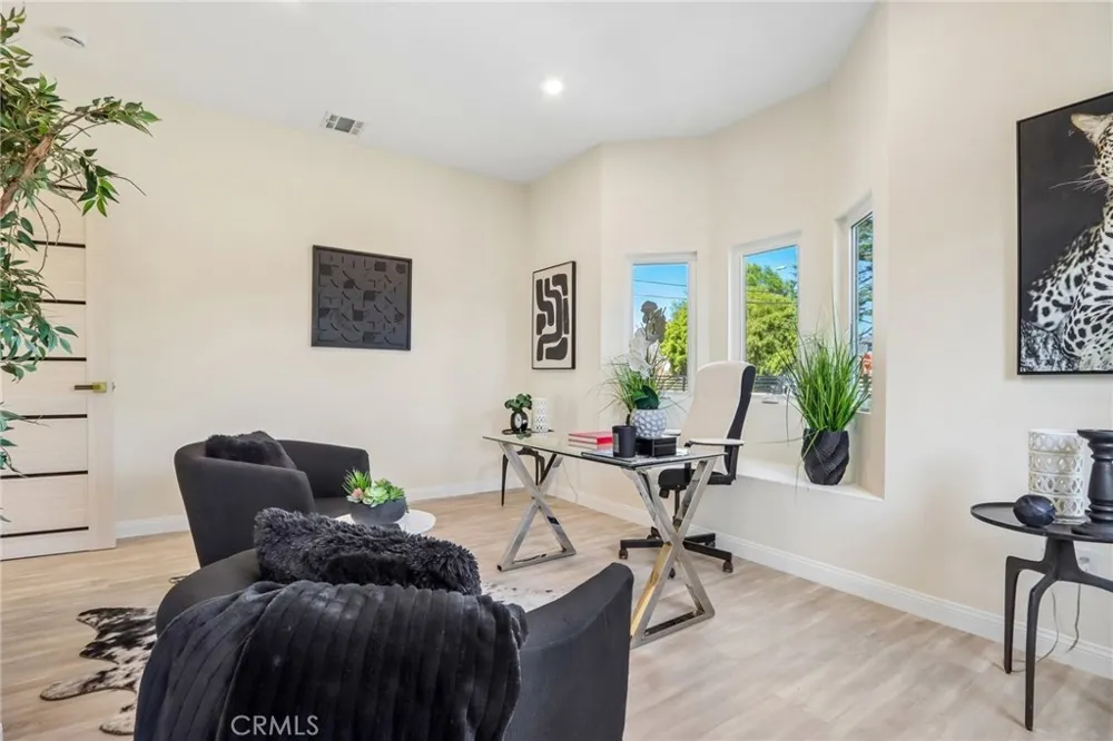 8149 Saint Clair Avenue North Hollywood, CA 91605