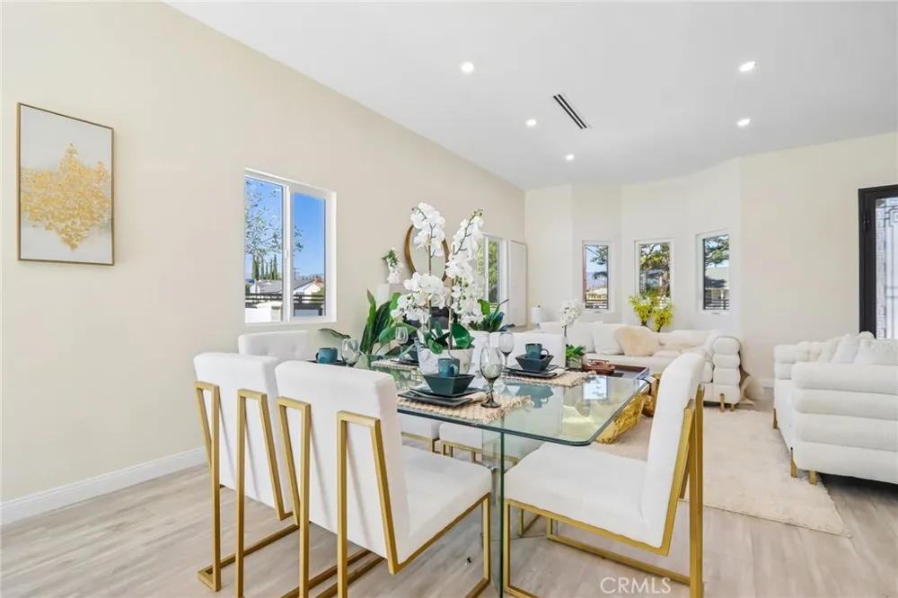8149 Saint Clair Avenue North Hollywood, CA 91605