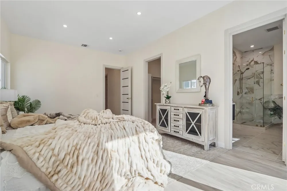 8149 Saint Clair Avenue North Hollywood, CA 91605