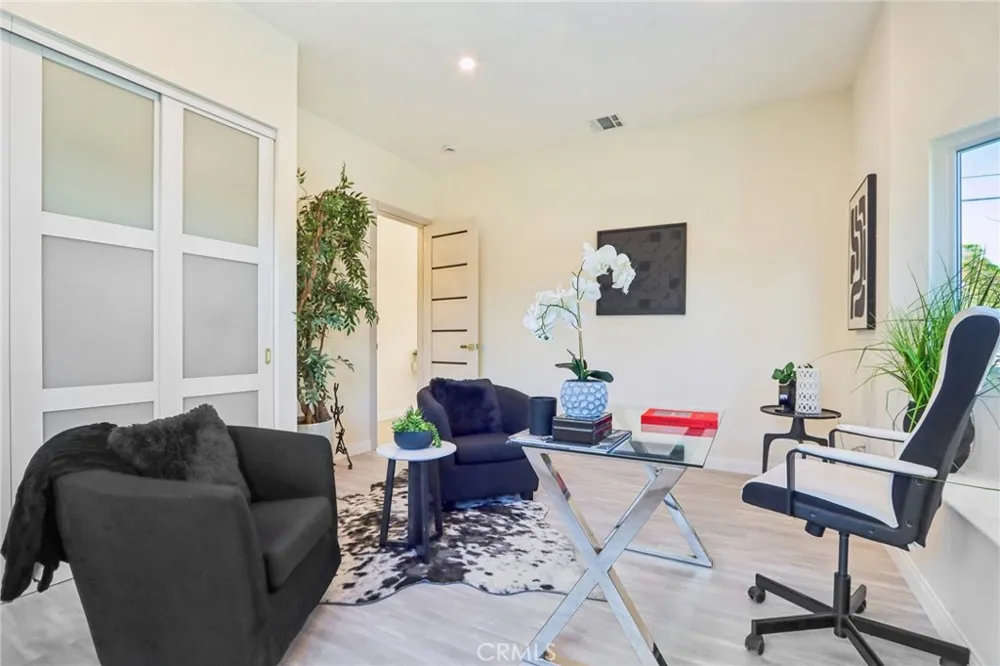 8149 Saint Clair Avenue North Hollywood, CA 91605