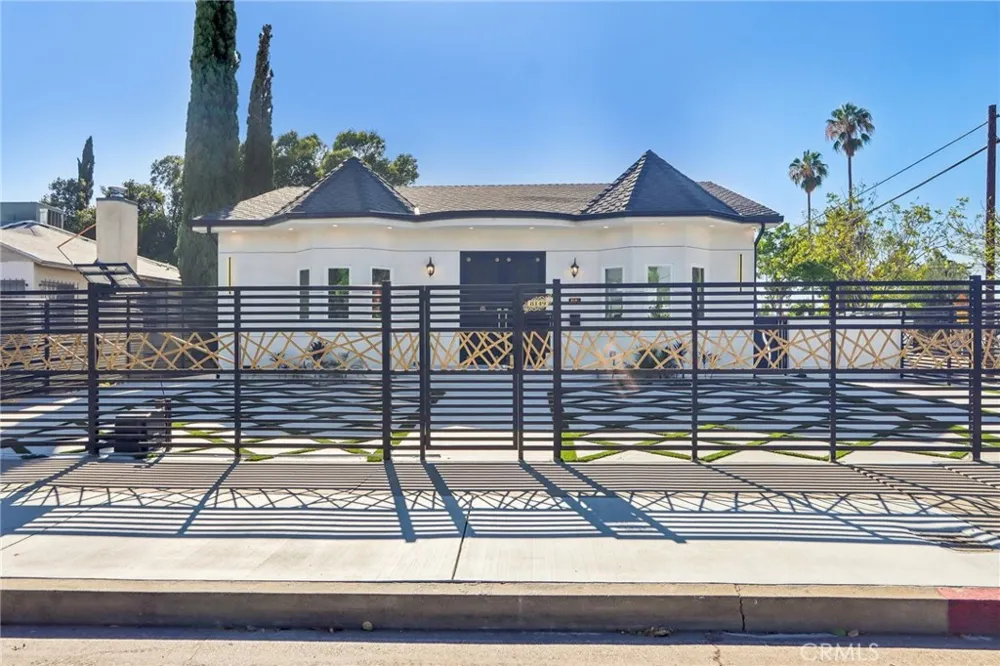 8149 Saint Clair Avenue North Hollywood, CA 91605