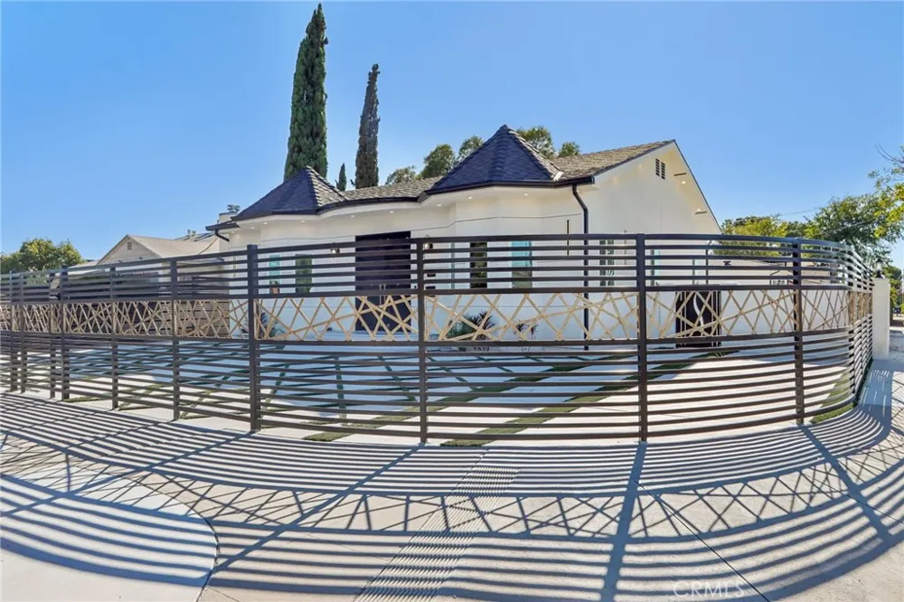 8149 Saint Clair Avenue North Hollywood, CA 91605