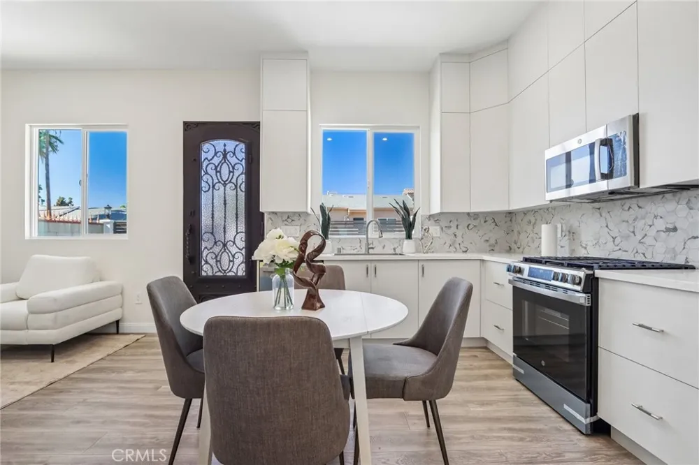 8149 Saint Clair Avenue North Hollywood, CA 91605