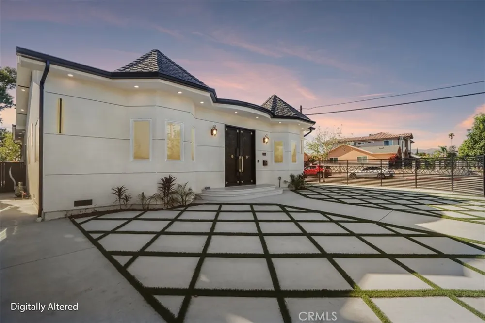 8149 Saint Clair Avenue North Hollywood, CA 91605