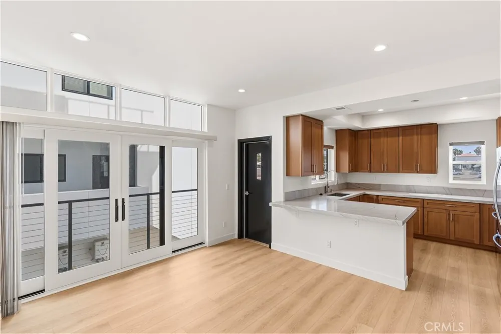 215 Oceanside Blvd #5 Oceanside, CA 92054