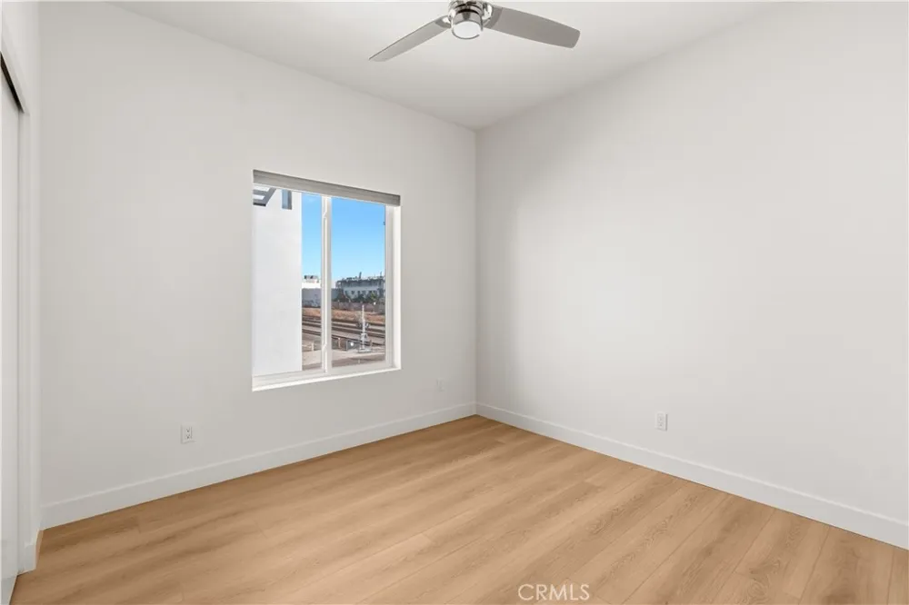 215 Oceanside Blvd #5 Oceanside, CA 92054