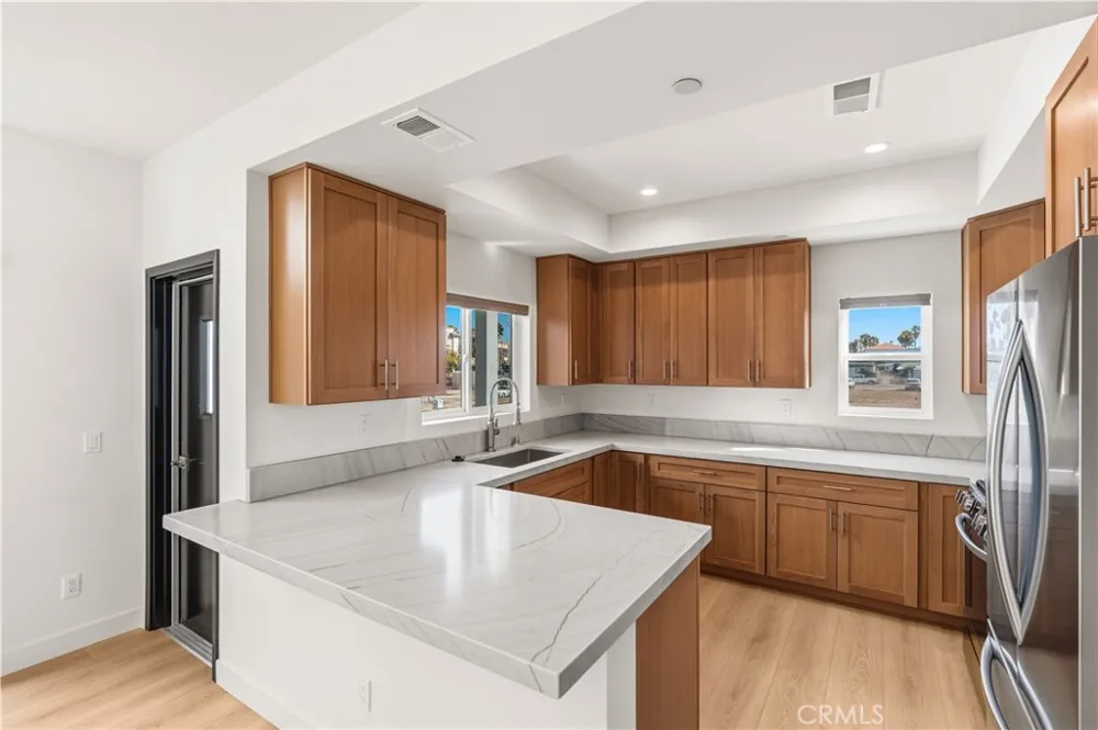 215 Oceanside Blvd #5 Oceanside, CA 92054
