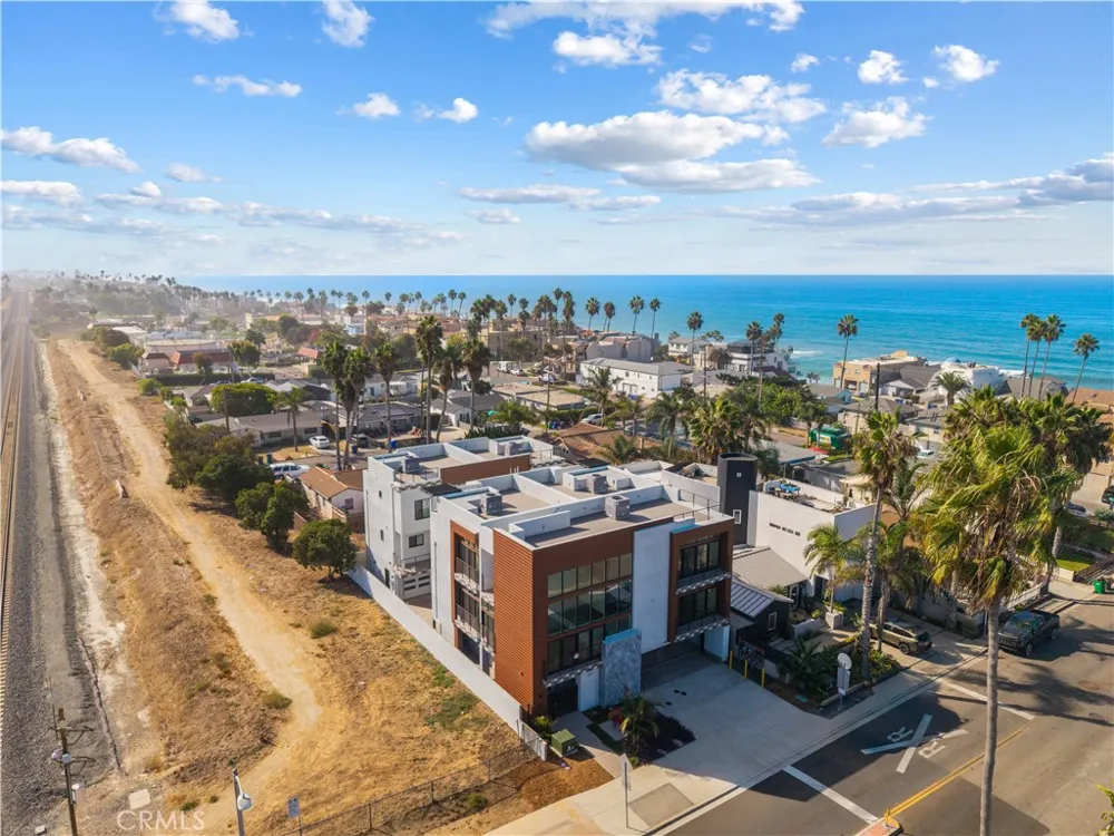 215 Oceanside Blvd #5 Oceanside, CA 92054