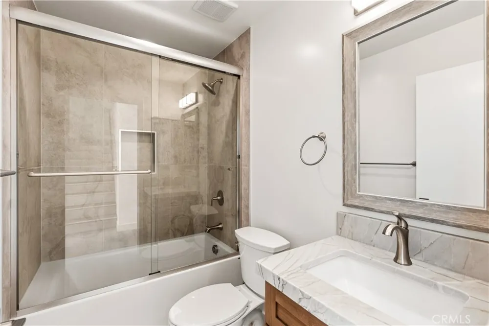 215 Oceanside Blvd #5 Oceanside, CA 92054