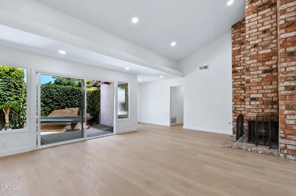 963 Palmer Avenue Camarillo, CA 93010