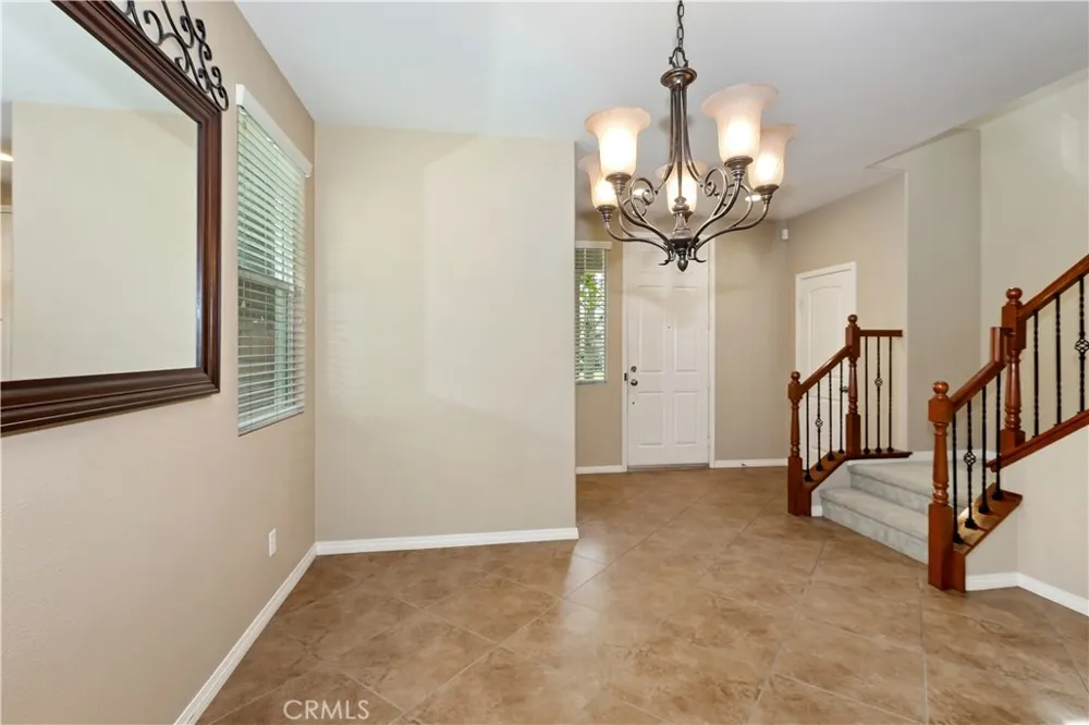 6841 Lokai Court Eastvale, CA 92880