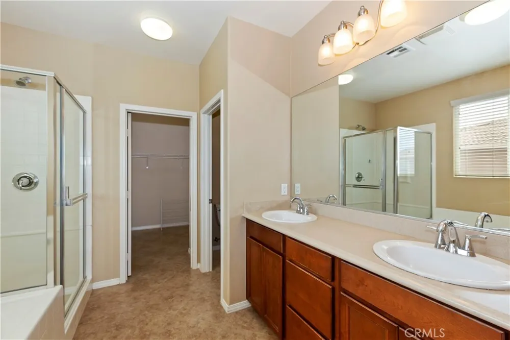 6841 Lokai Court Eastvale, CA 92880
