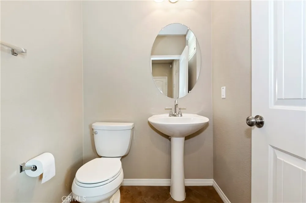 6841 Lokai Court Eastvale, CA 92880