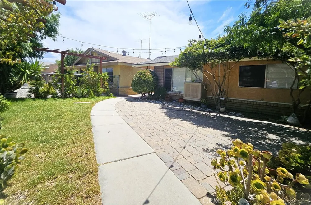421 E E Stetson Avenue Hemet, CA 92543