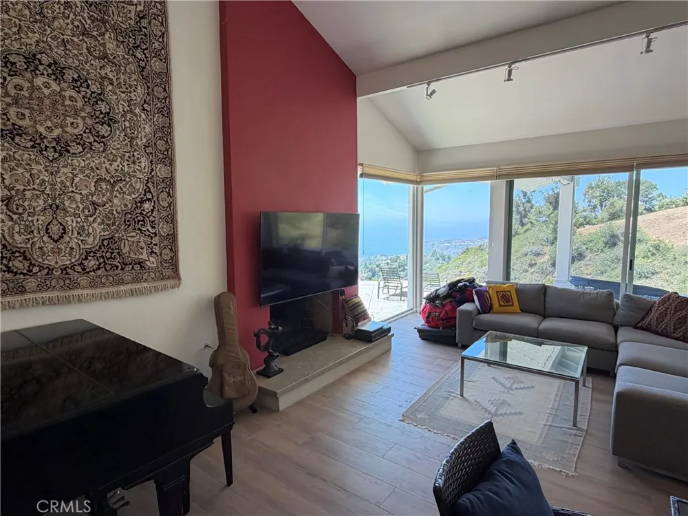 7 Southfield Drive Rolling Hills, CA 90274
