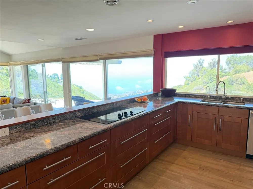 7 Southfield Drive Rolling Hills, CA 90274