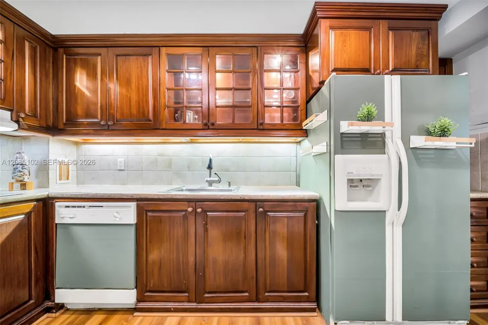 90 Edgewater Dr #PH10 Coral Gables, FL 33133